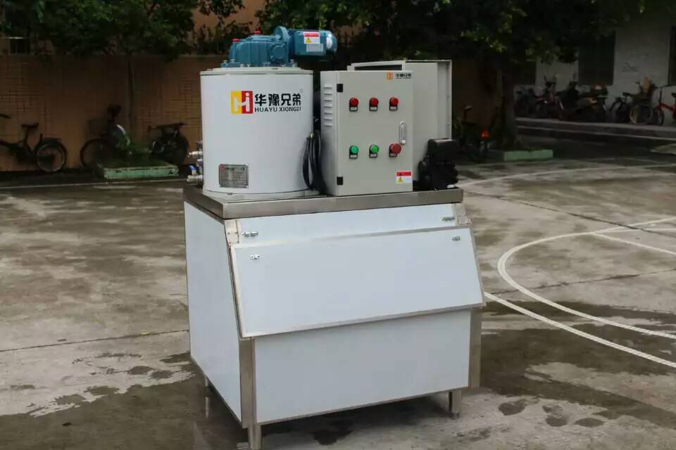 供應(yīng)超市200公斤海鮮保鮮片冰機(jī)