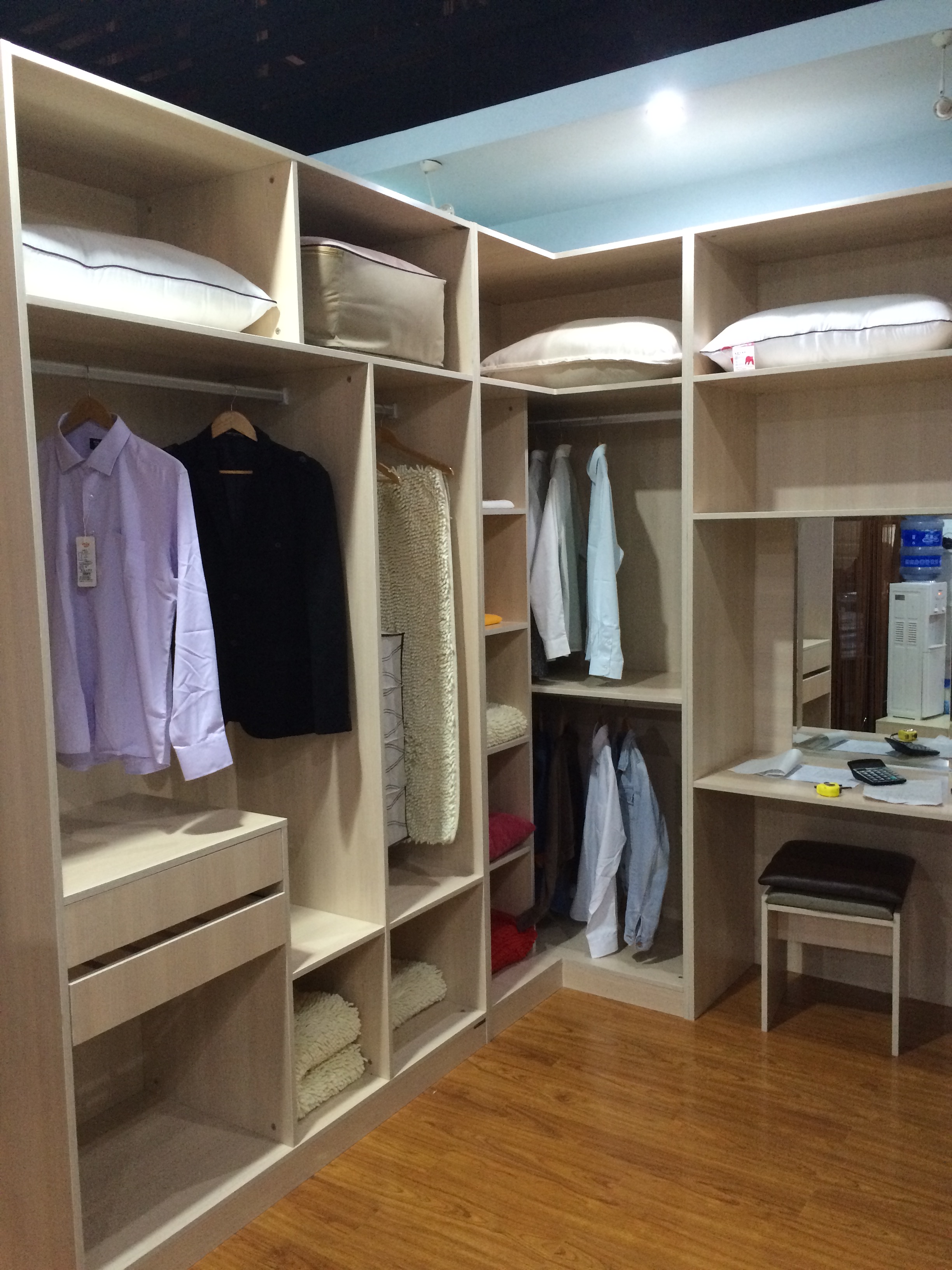 供應(yīng)昆明飛林板定做柜子