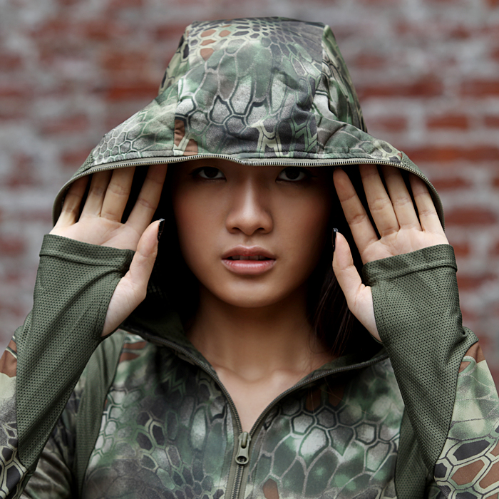 供應(yīng)用于酋長的酋長新品蟒紋迷彩女款長袖快干帽衫戶外運動休閑服迷彩服女裝秋冬長袖衫快干衣
