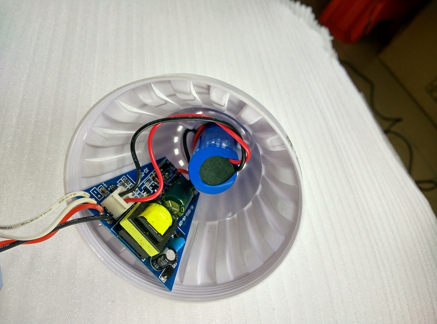 供應led應急燈批發(fā)價格