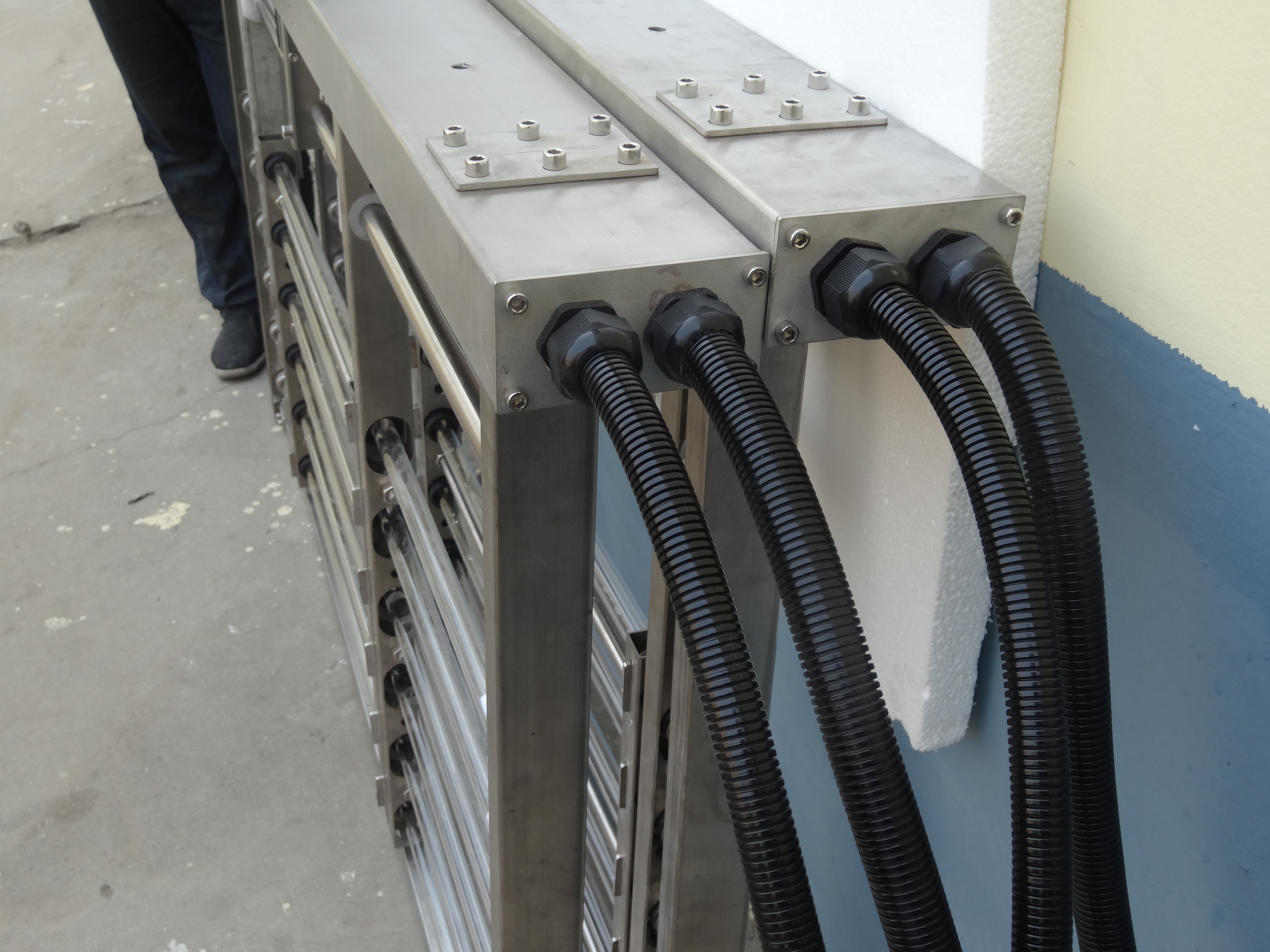 供應(yīng)框架式紫外線污水消毒系統(tǒng)廠家，生活污水消毒*