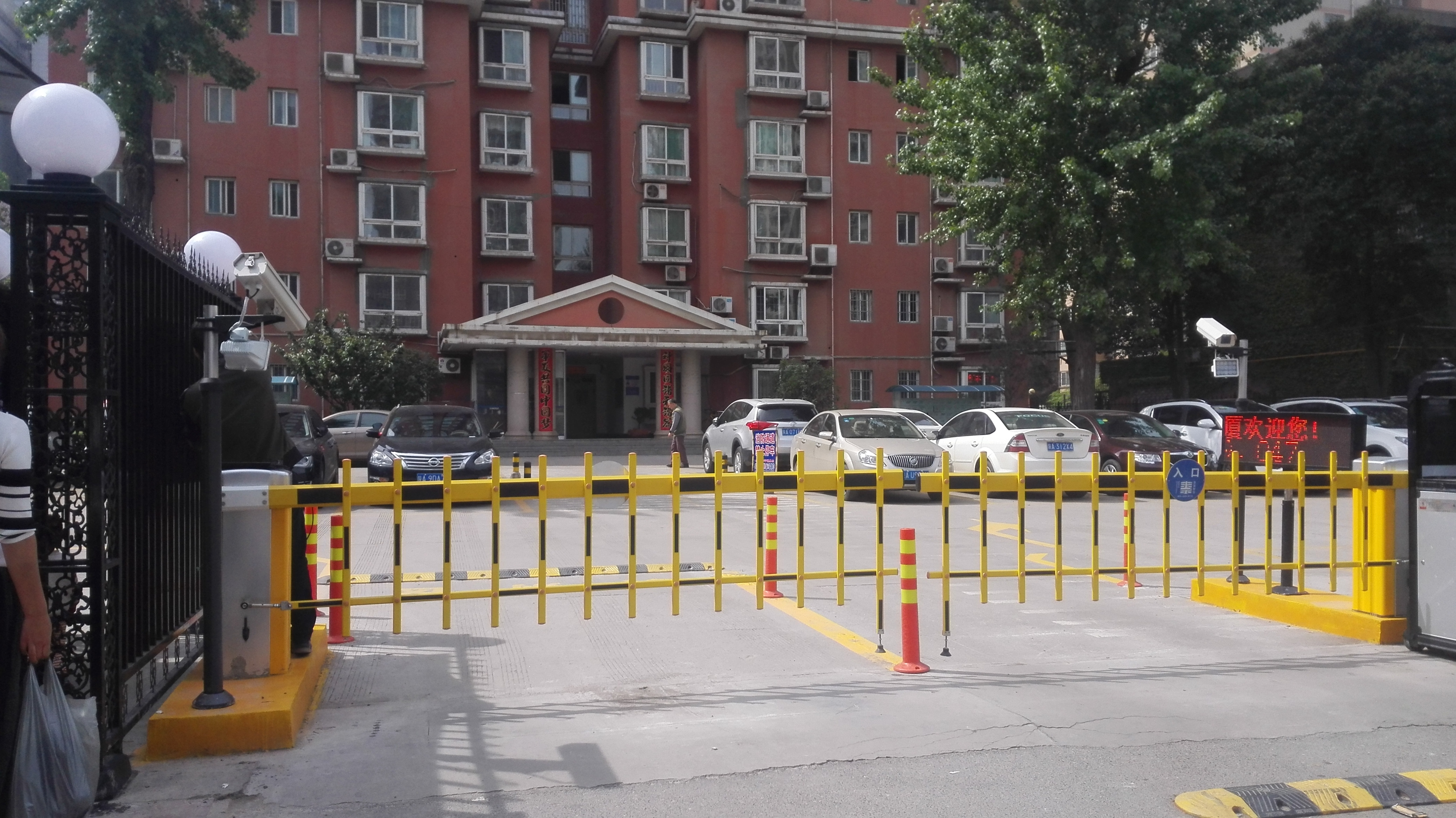 供應(yīng)用于小區(qū)地下停車的智能停車場系統(tǒng) 廠家直銷 云停車 停車場讀卡收費(fèi)系統(tǒng) 停車場道閘 行業(yè)*品牌
