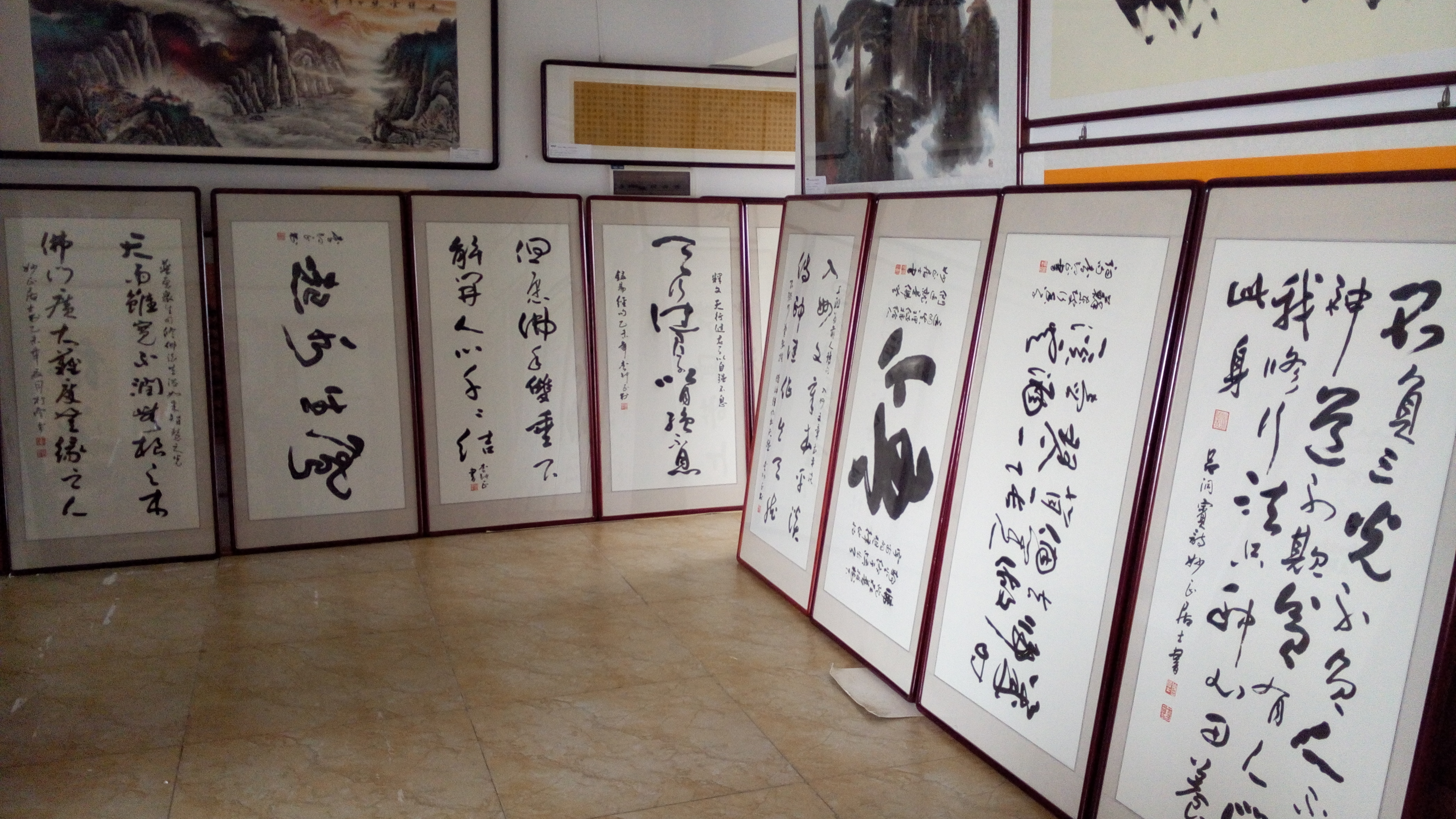 供應(yīng)長沙高橋大市場哪里能裱字畫配框