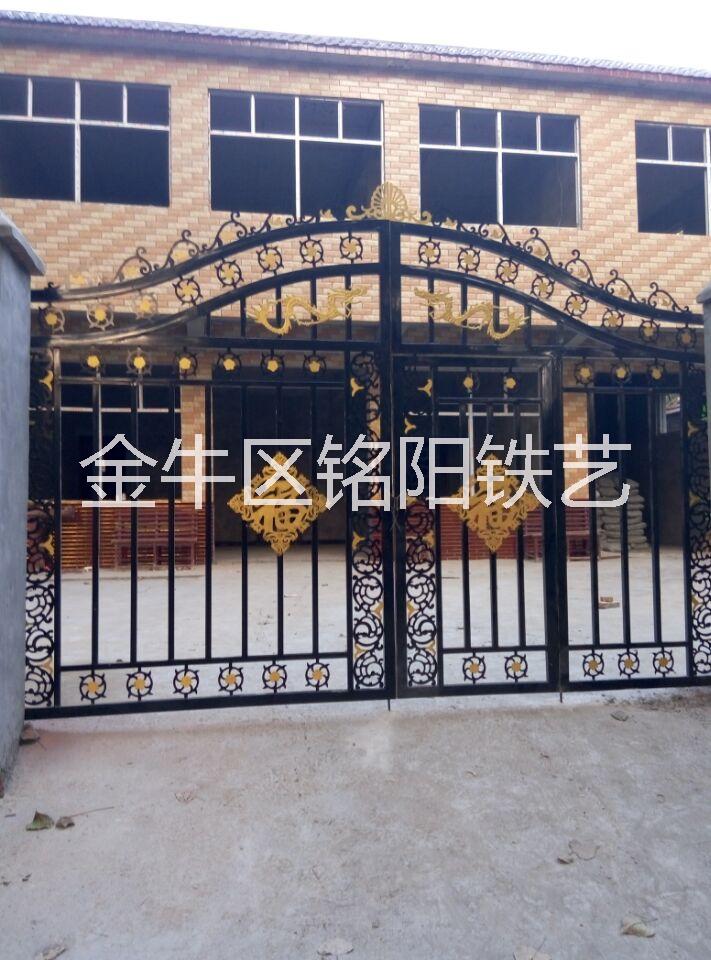 成都鐵藝大門廠家 成都鐵藝大門安裝 成都鐵藝大門供貨商 成都鐵藝