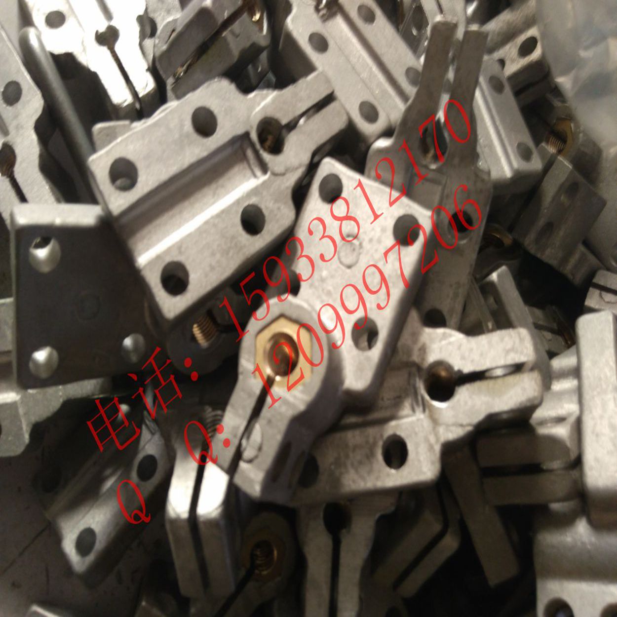 供應(yīng)變壓器銅鋁過渡設(shè)備線夾