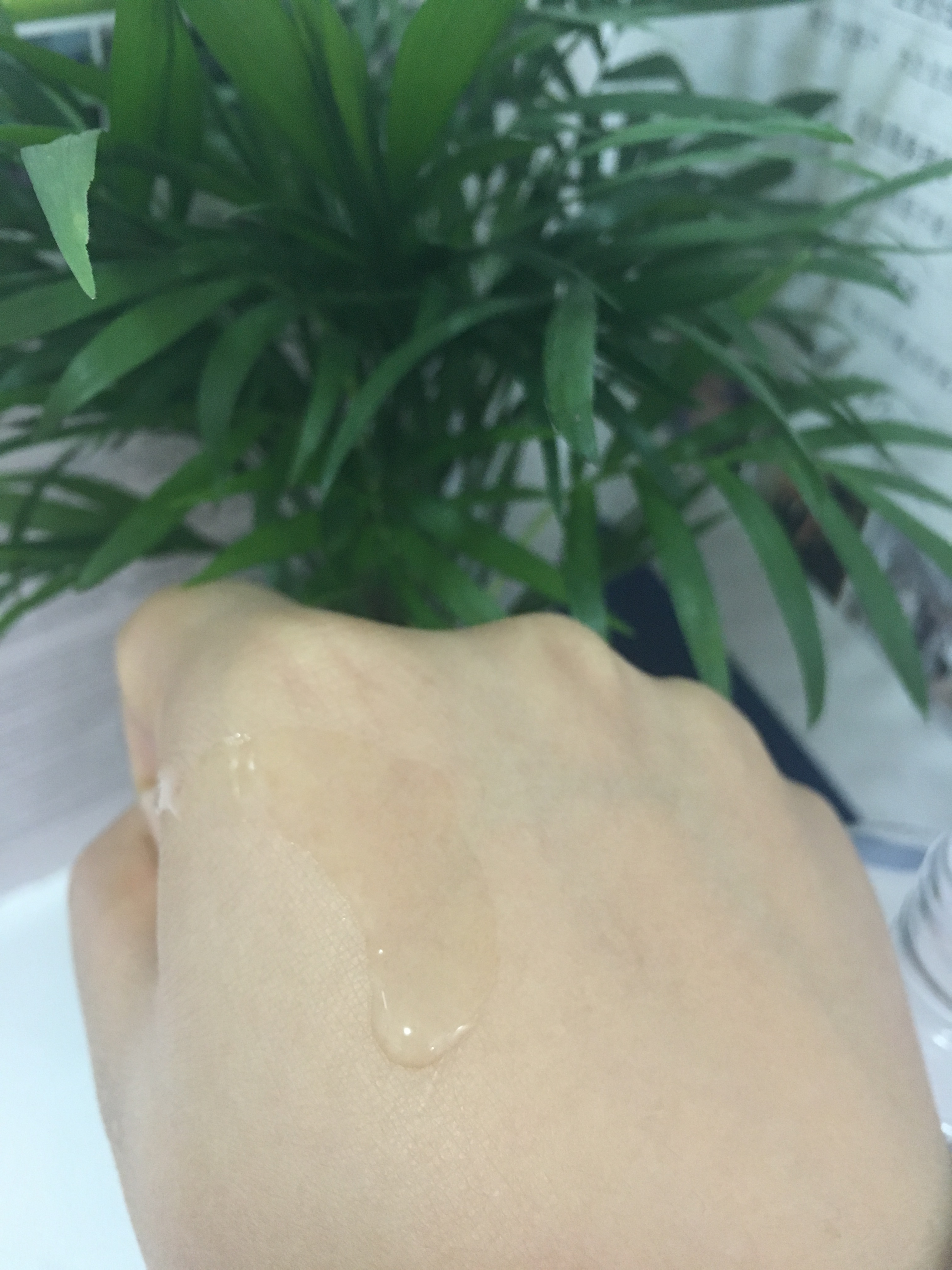 供應(yīng)用于面部修復(fù)的鎮(zhèn)敏*精華液去紅血絲修復(fù)產(chǎn)品