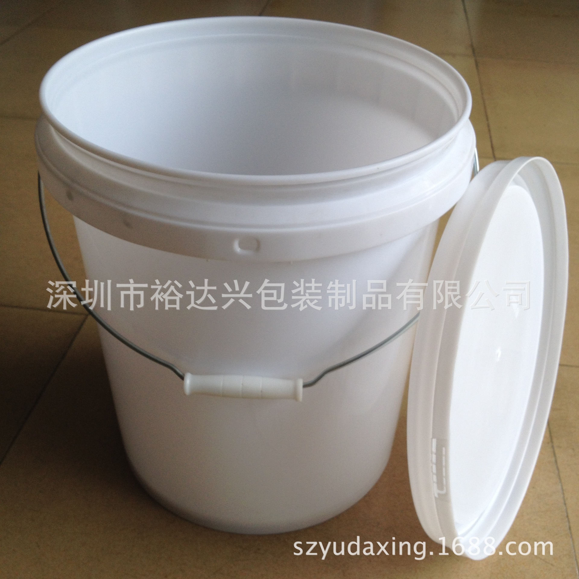 供應(yīng)20公斤新料涂料桶  20L白色桶   20L大口圓桶  20L白乳膠桶