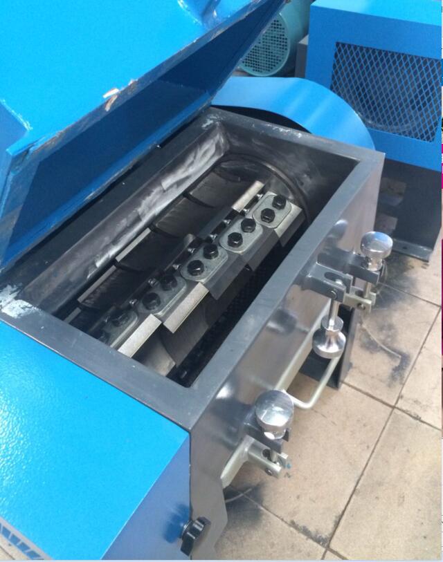 塑料粉碎機(jī)廠家現(xiàn)貨直銷 500型塑料粉碎機(jī)廠家現(xiàn)貨直銷