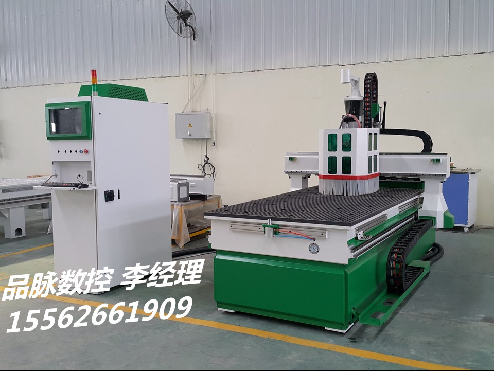 供應(yīng)加工中心櫥柜門板雕刻機(jī)-加工中心