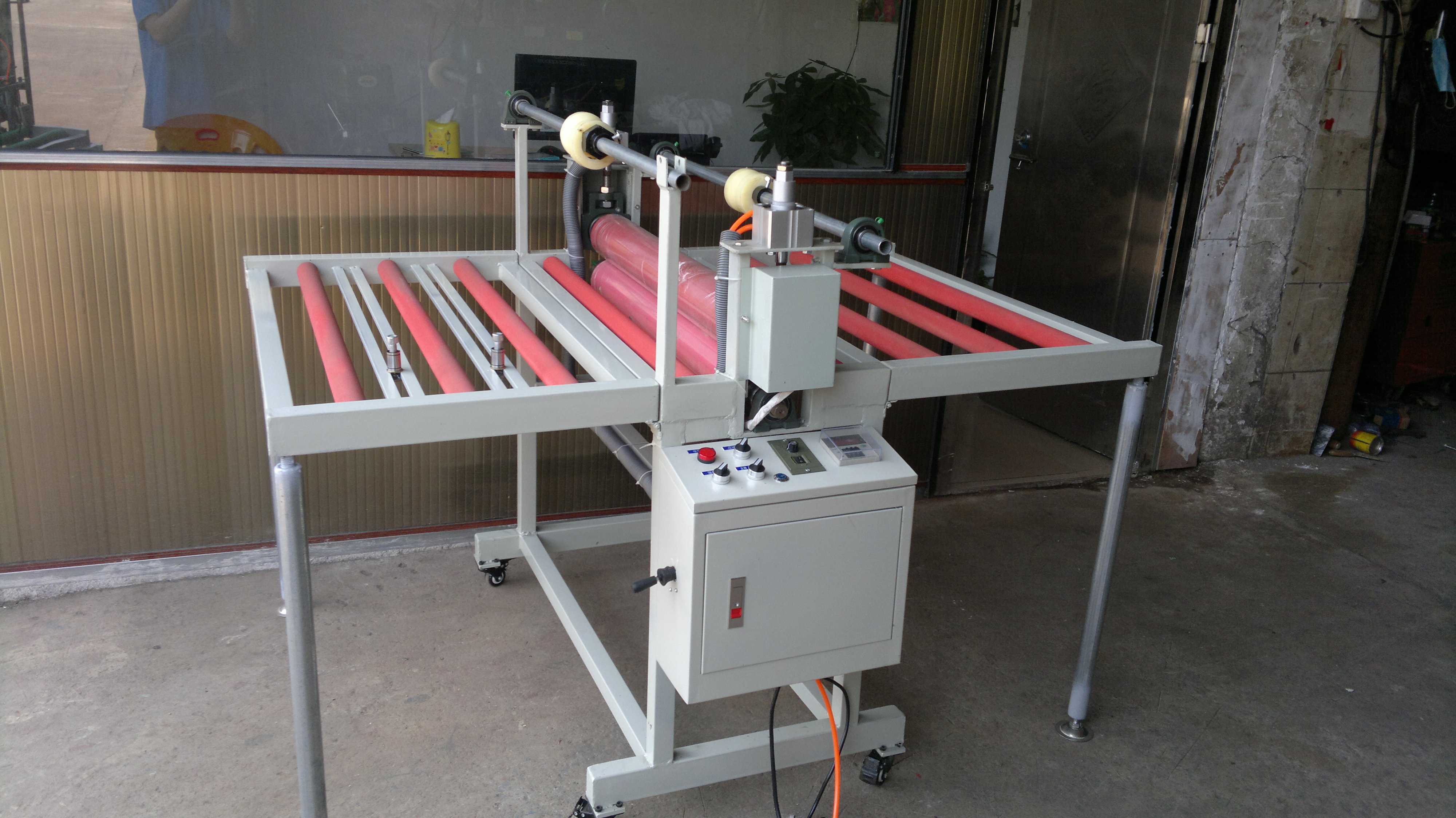 供應(yīng)東莞加熱型復(fù)膜機(jī)供貨商、加熱型復(fù)膜機(jī)供貨商、東莞加熱型復(fù)膜機(jī)價(jià)格