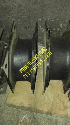 臨工壓路機(jī)十字鉸接軸廠家直銷，壓路機(jī)十字鉸接軸價格多少
