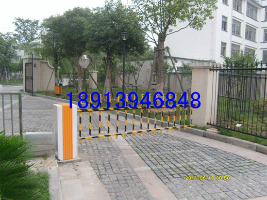 供應(yīng)用于南京藍牙讀卡的南京車牌識別系統(tǒng)/南京道閘廠家直