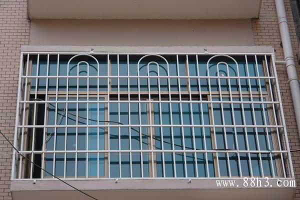 供應(yīng)用于陽臺的不銹鋼防盜網(wǎng)