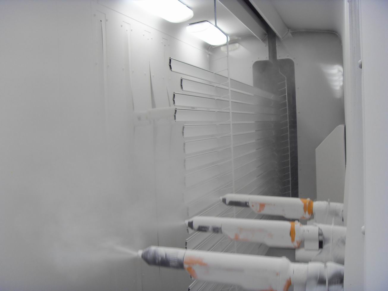 供應(yīng)新遠涂裝鋁型材靜電噴塑設(shè)備