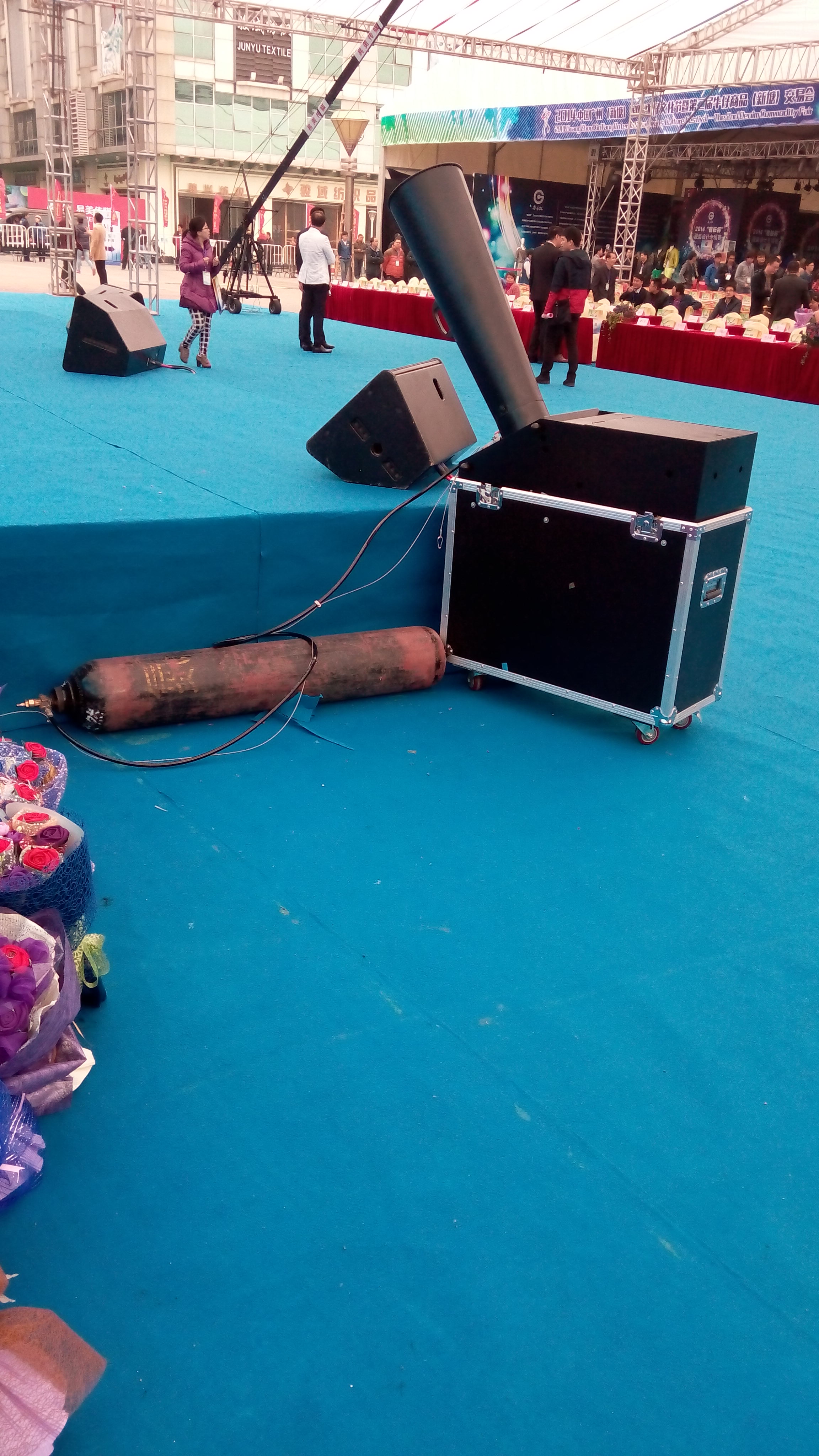 供應(yīng)大型氮?dú)庑L(fēng)彩虹機(jī)出租銷售服務(wù)