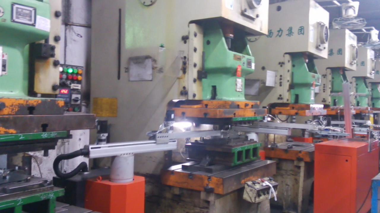 供應(yīng)東莞沖壓機(jī)械手，沖壓機(jī)械手的生產(chǎn)廠家