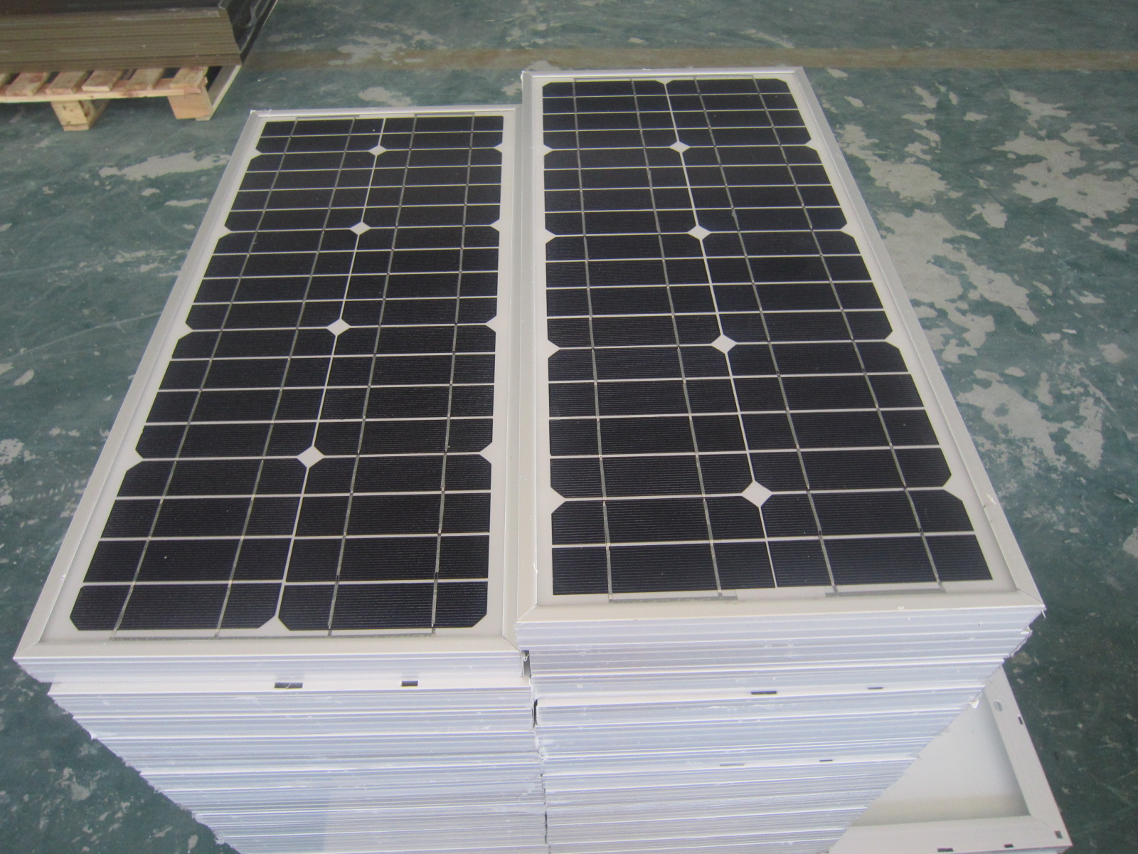 供應河北地區(qū)80W太陽能電池板