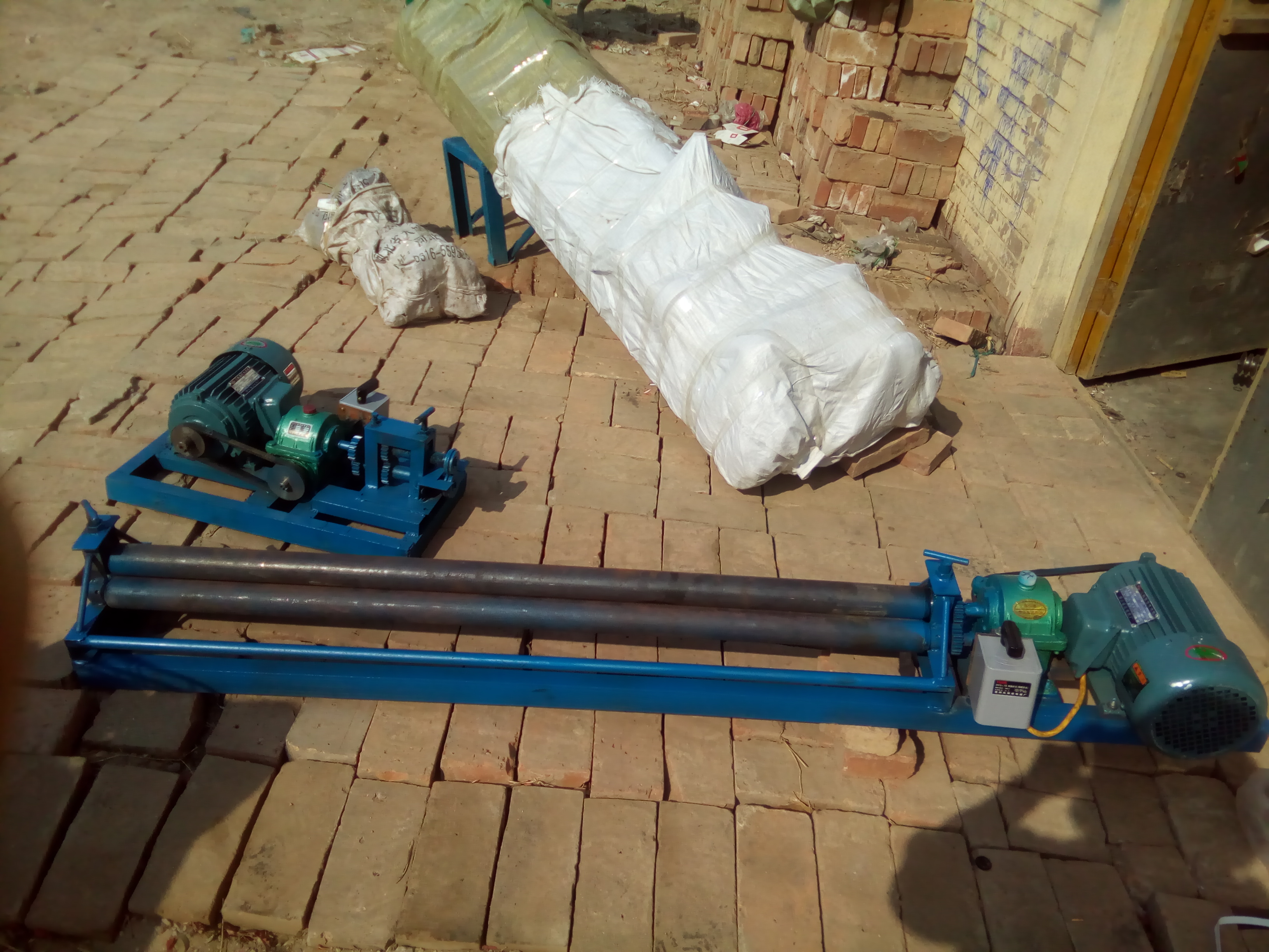 供應(yīng)手搖鐵皮卷園機(jī)種類 三輥卷圓機(jī)價(jià)格  電動(dòng)鐵皮卷圓機(jī)