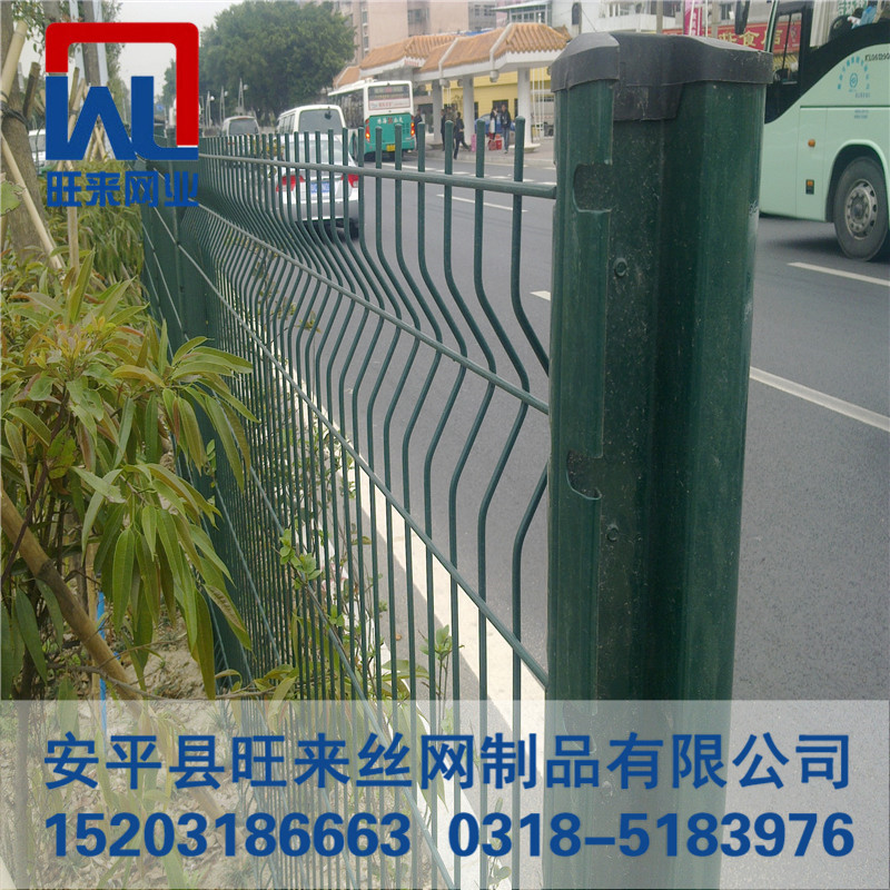 供應(yīng)用于高速公路|廠區(qū)圍欄|圈地的邊框護欄網(wǎng)