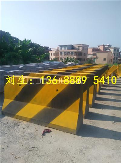 供應(yīng)珠海水泥隔離墩 水泥防撞墩品牌
