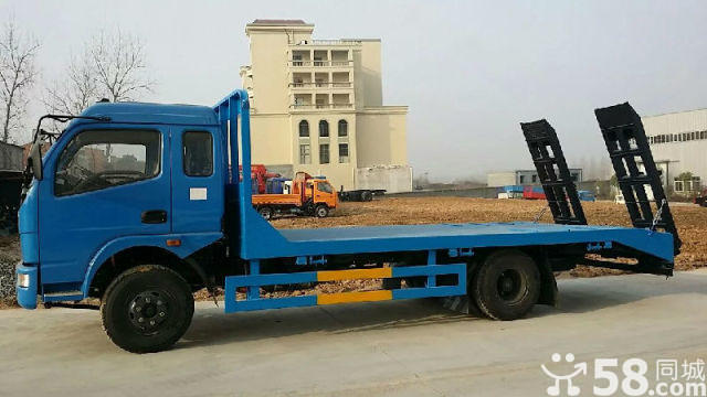 供應(yīng)用于運(yùn)輸車的東風(fēng)勁勇挖機(jī)拖板車