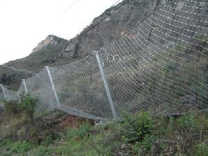 貴州廠家供應(yīng)現(xiàn)貨供應(yīng)邊坡防護(hù)網(wǎng)、防拋網(wǎng)