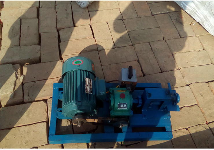 供應河北電動卷板機生產廠家 電動鐵皮卷板機直銷  通風管道保溫卷板機