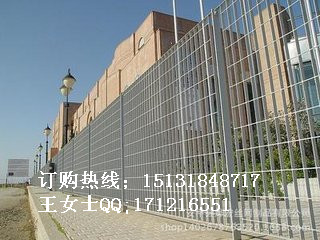 供應(yīng)G325/30/100熱鍍鋅鋼格板/港口排水鋼格板