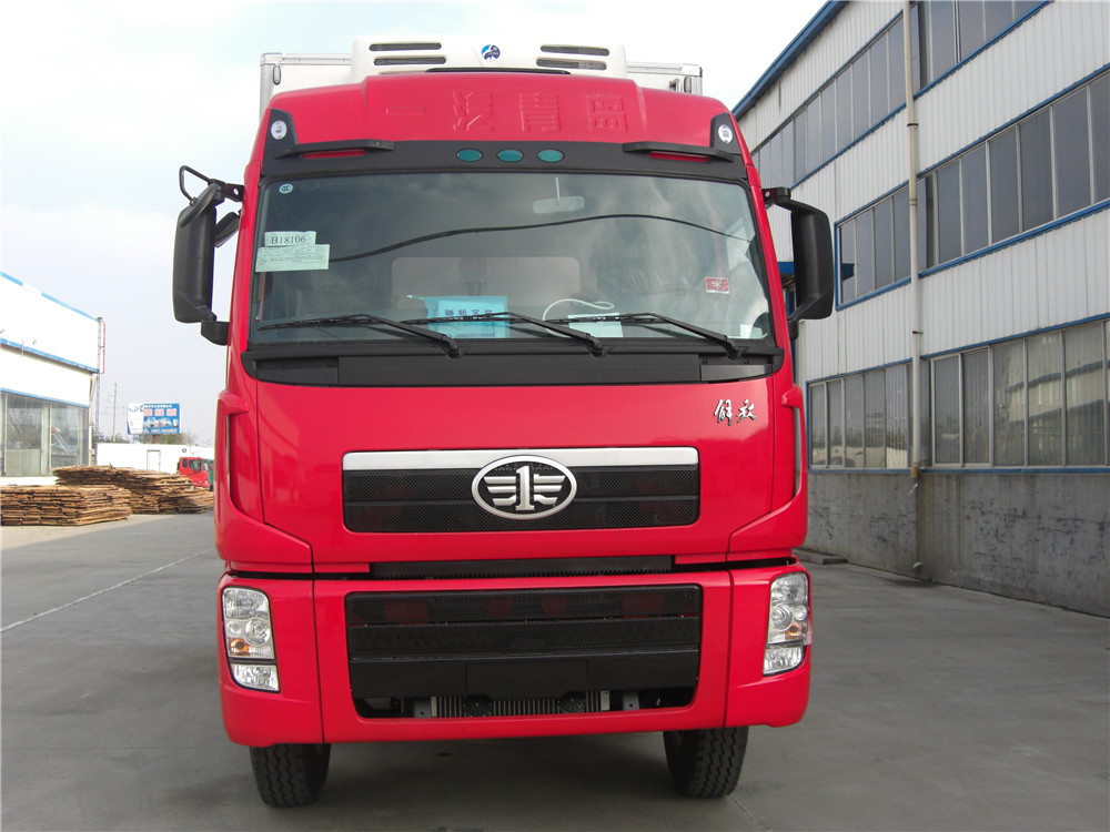 供應6.7米冷藏車保溫車，冷鏈運輸車，廂式冷藏車保溫車，食品冷藏車