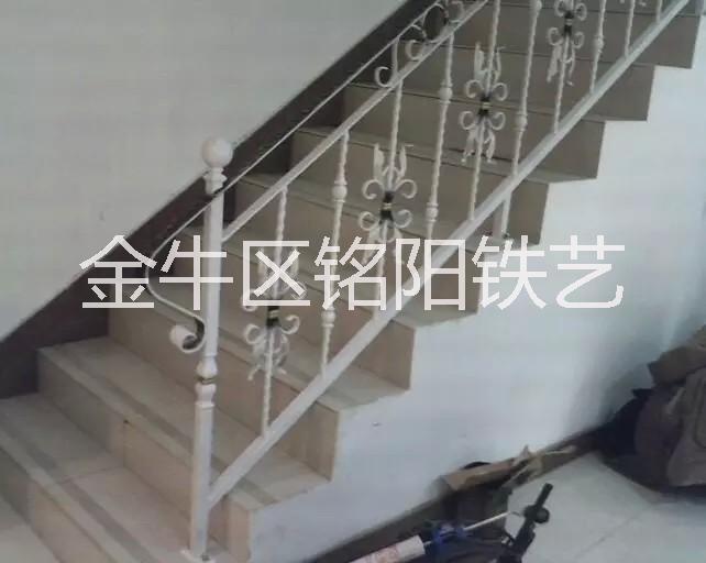 成都鐵藝欄桿供貨商 成都鐵藝欄桿哪家好 成都鐵藝欄桿安裝
