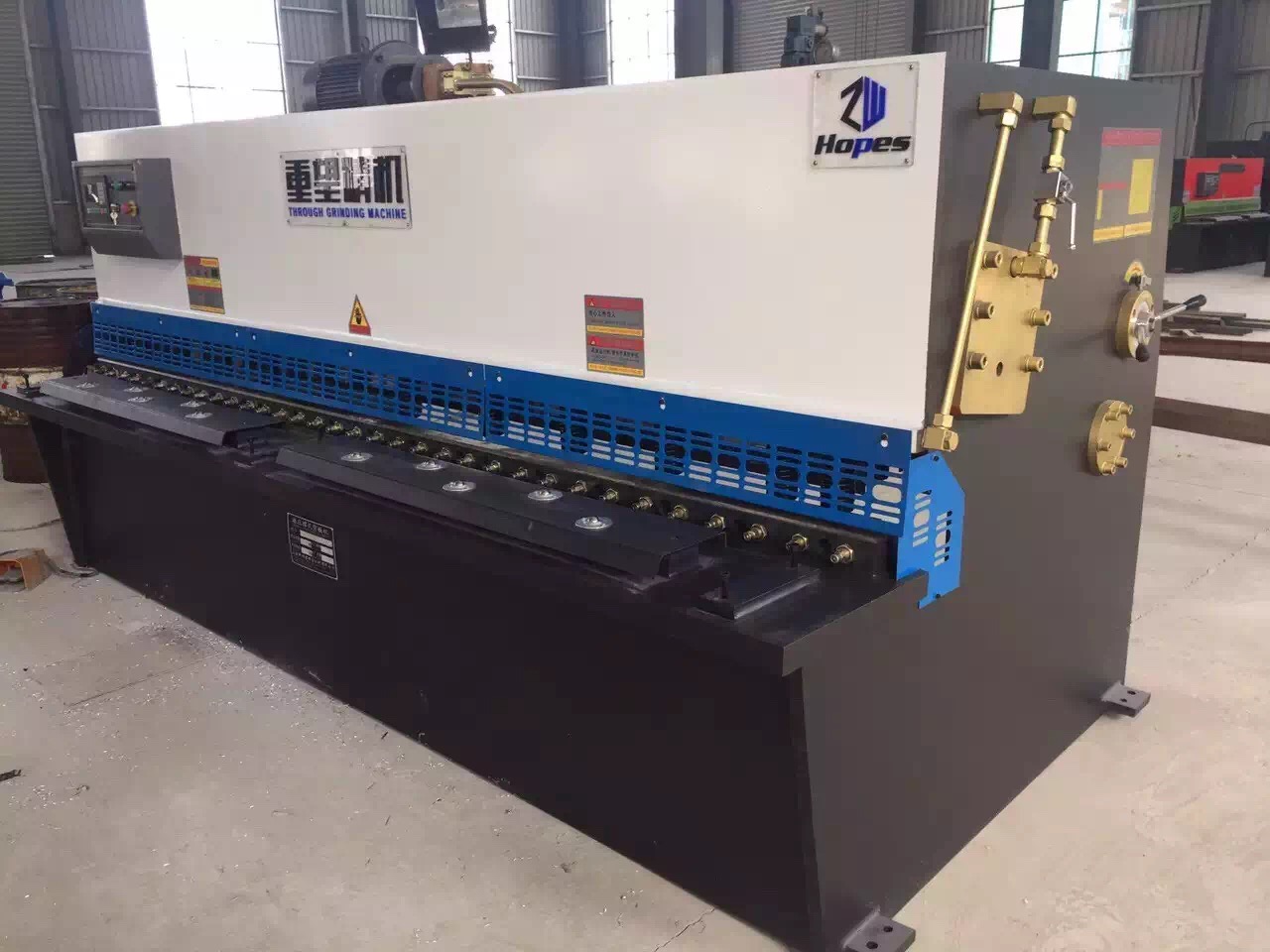 供應(yīng)云南昆明液壓擺式剪板機價格 昆明2500mm剪板機廠家