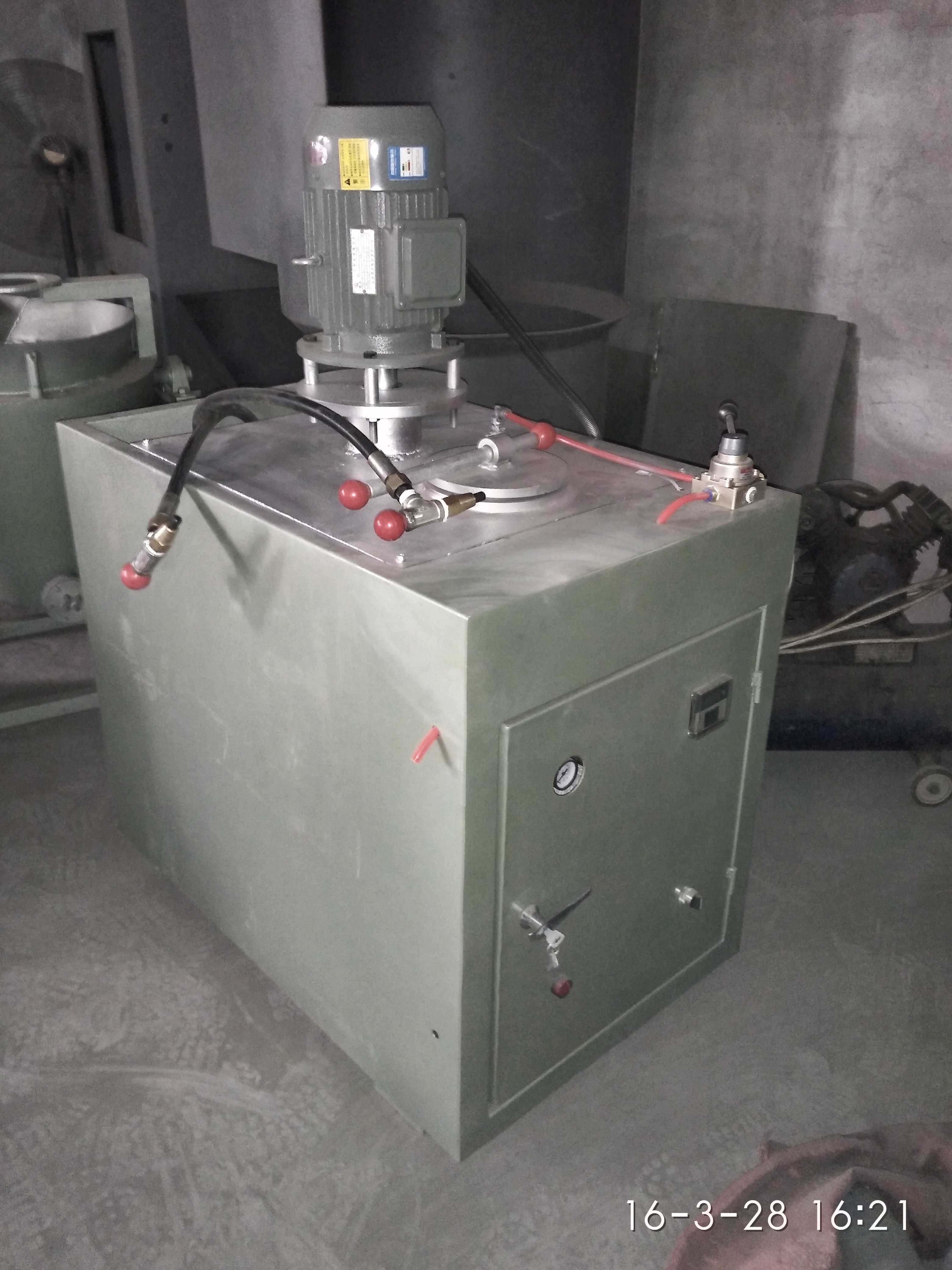 供應(yīng)低溫注蠟機(jī)，廠家定做