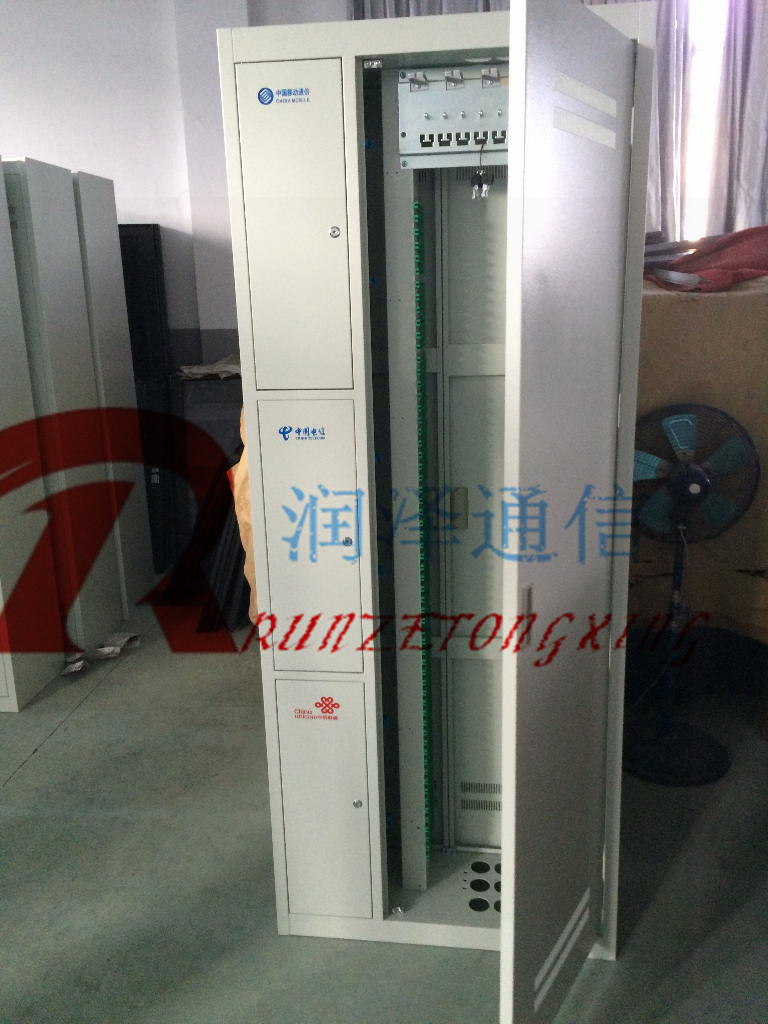 供應(yīng)三網(wǎng)合一光纖機(jī)柜（配線架）