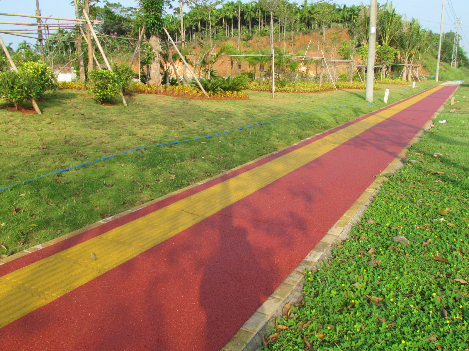 供應(yīng)市政道路建設(shè)生態(tài)彩色透水混凝土