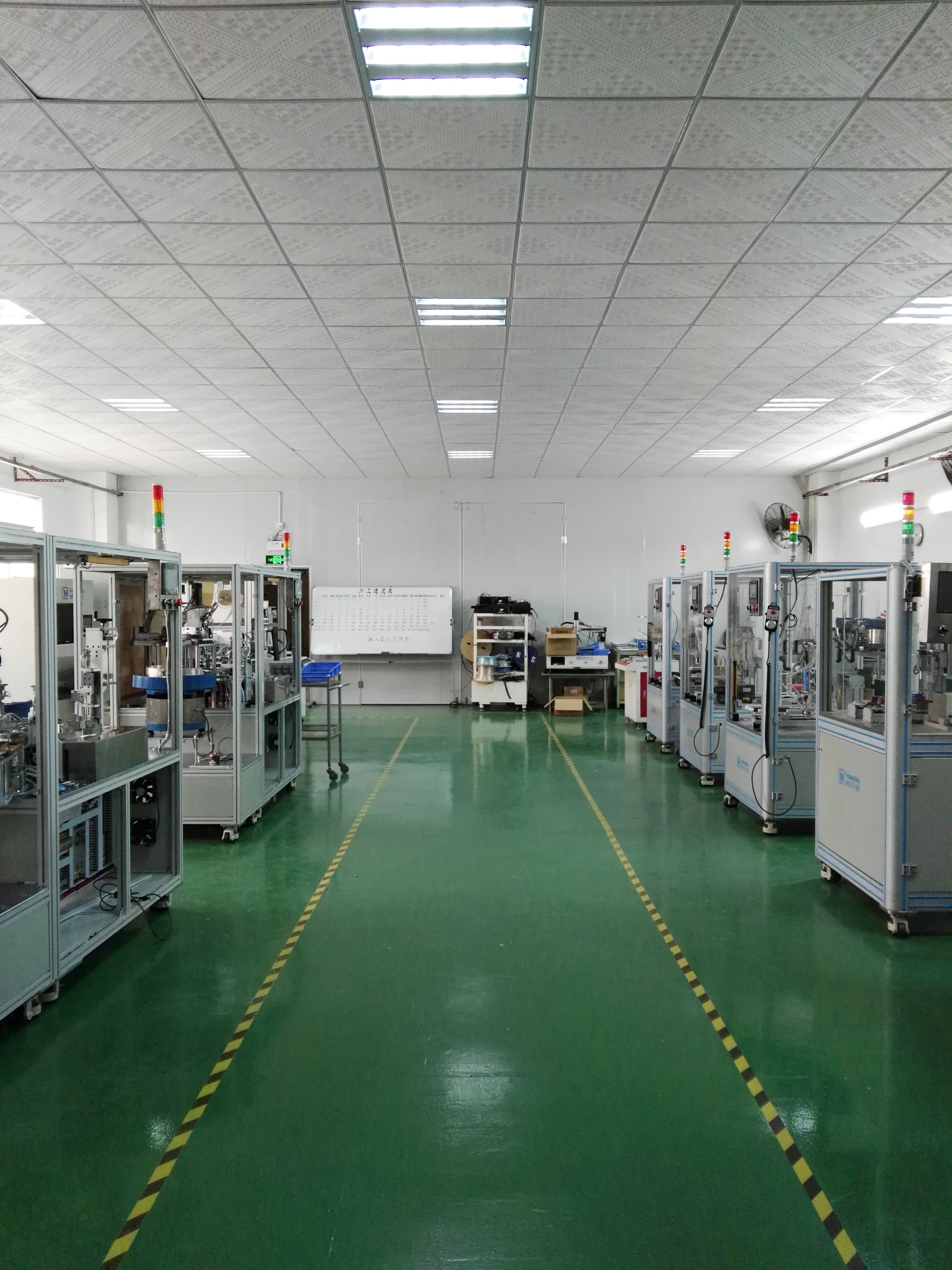 供應(yīng)自動鎖螺絲機(jī)（多軸）附圖