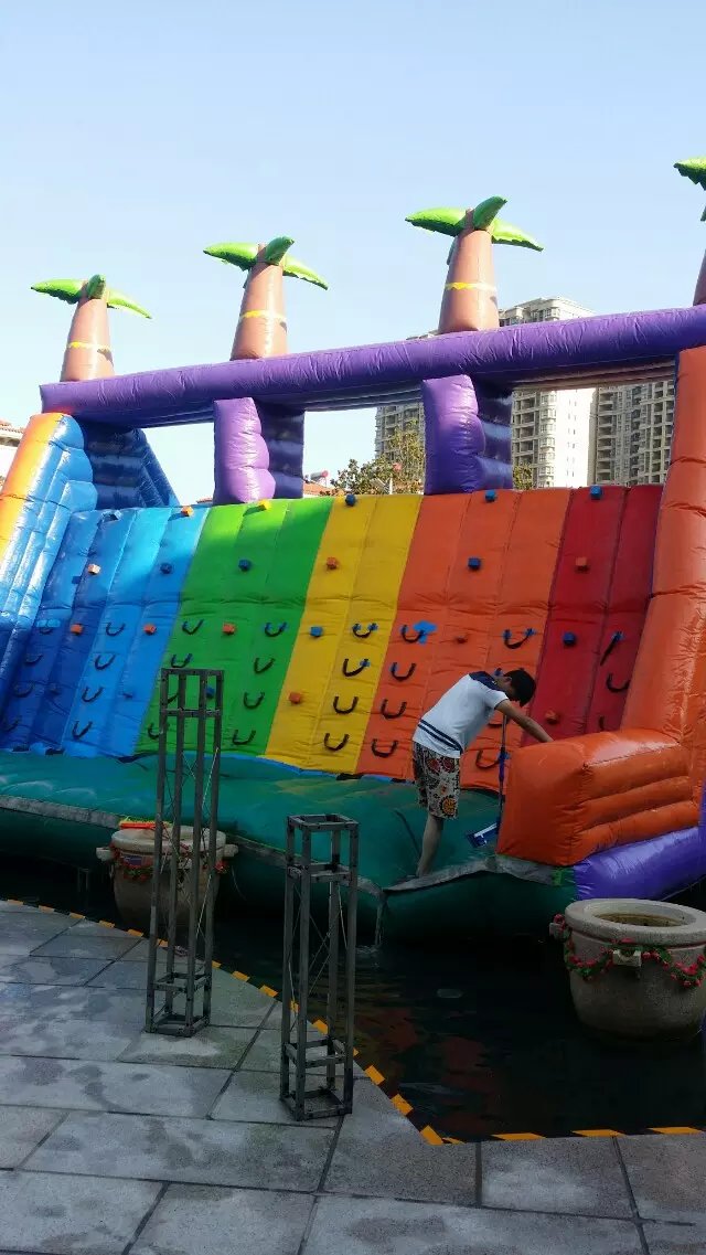 供應(yīng)用于的夏季兒童移動水上游樂設(shè)備出租充氣