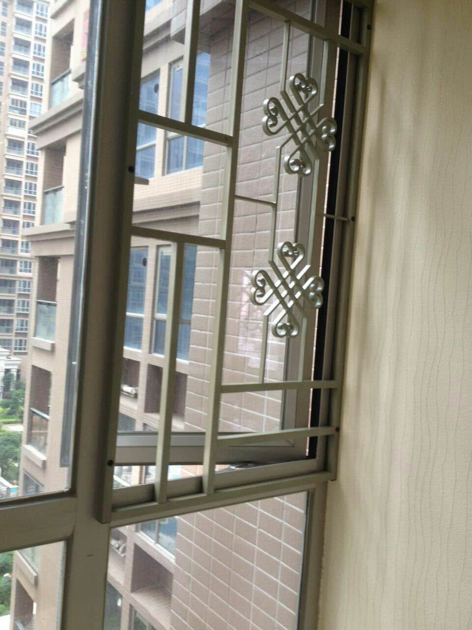 泉州防護(hù)窗花生產(chǎn)廠家 防蚊紗窗價(jià)格比較實(shí)惠