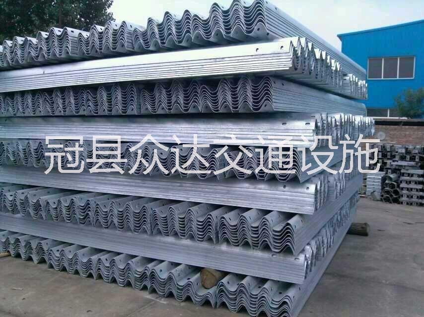 供應(yīng)優(yōu)質(zhì)波形梁護(hù)攔板 廠家直銷
