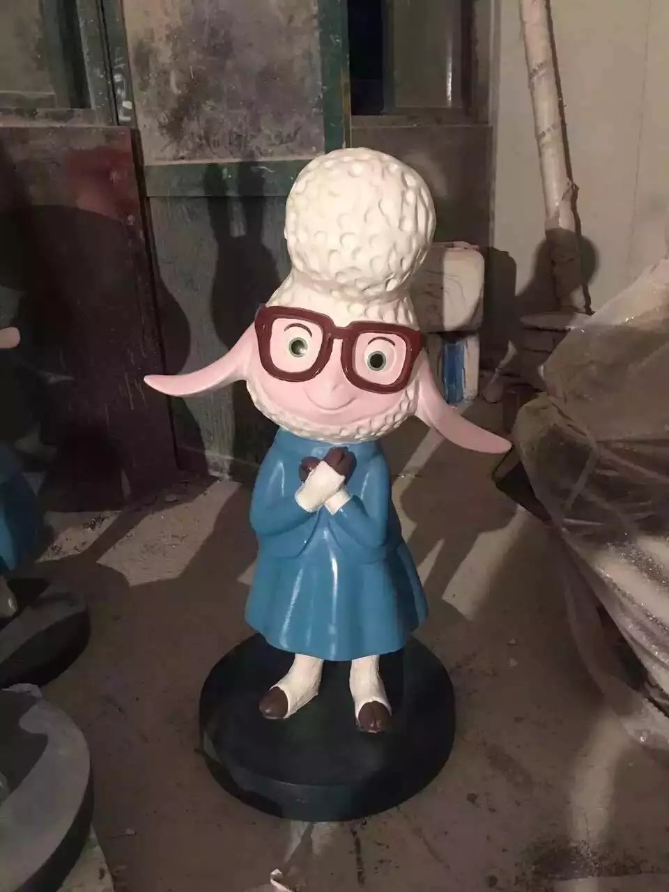 供應(yīng)用于的五一瘋狂動物城人物模型出租兔朱迪