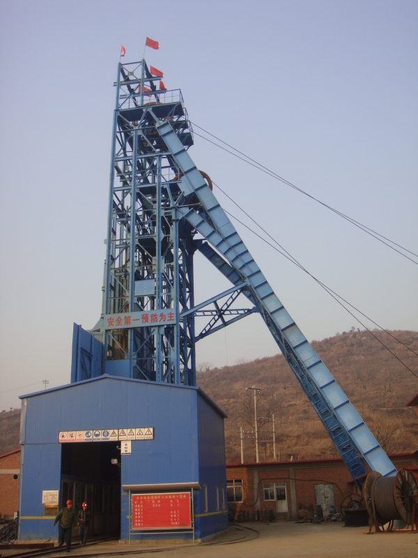 供應(yīng)專業(yè)生產(chǎn)各類礦用井架廠家  1.6米絞車變頻電控1.2米2米絞車變頻電控