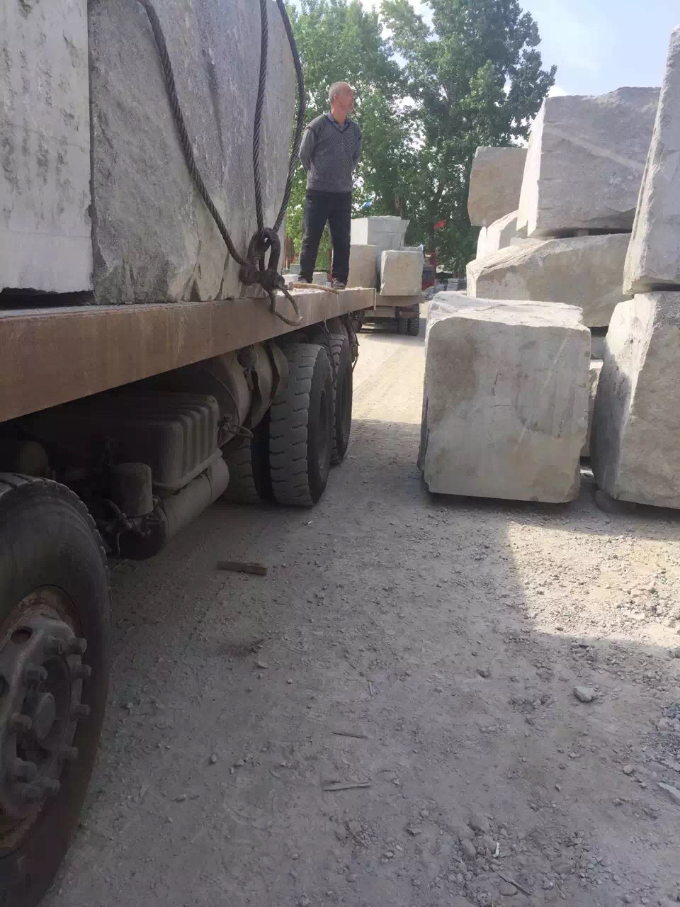 供應(yīng)用于路沿石，地鋪shi的保定花崗巖路沿石，各種規(guī)格石材