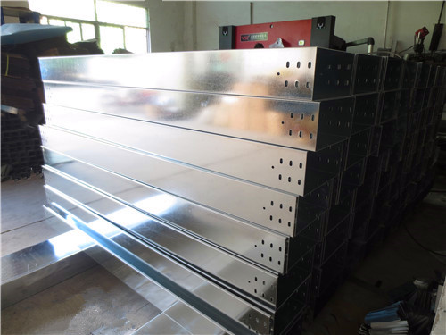 供應(yīng)文興品牌廣東電纜橋架 鍍鋅橋架線槽廠家 電纜橋架廠家 鍍鋅橋架廠家 鐵線槽 走線槽 直通式線槽