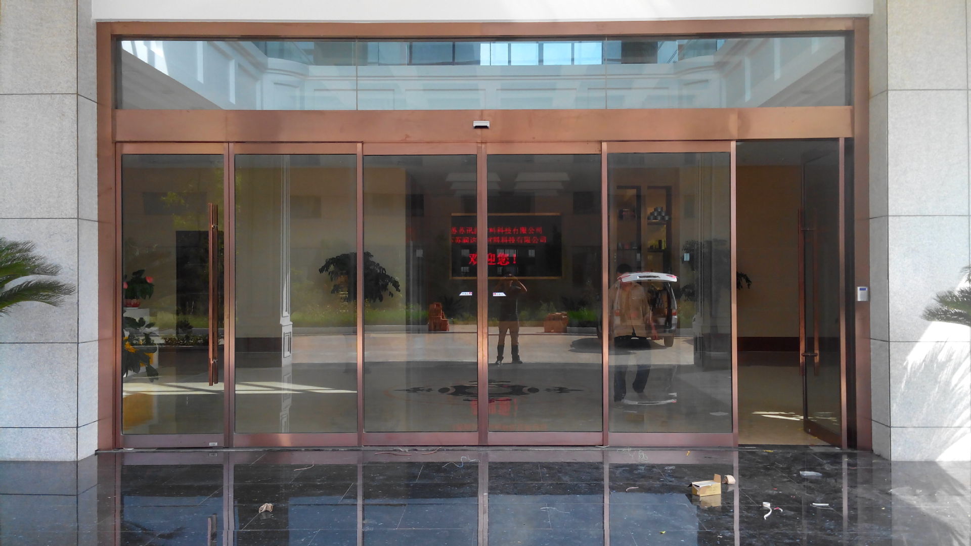 供應(yīng)東莞長(zhǎng)安自動(dòng)門，感應(yīng)平移門安裝，長(zhǎng)安玻璃門安裝，長(zhǎng)安智能平移門安裝