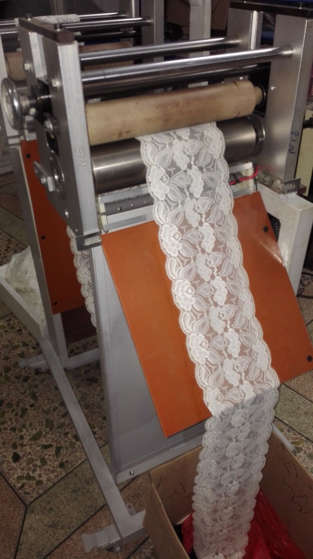 供應(yīng)花邊電腦量碼機(jī)，彈力花邊計(jì)米機(jī)