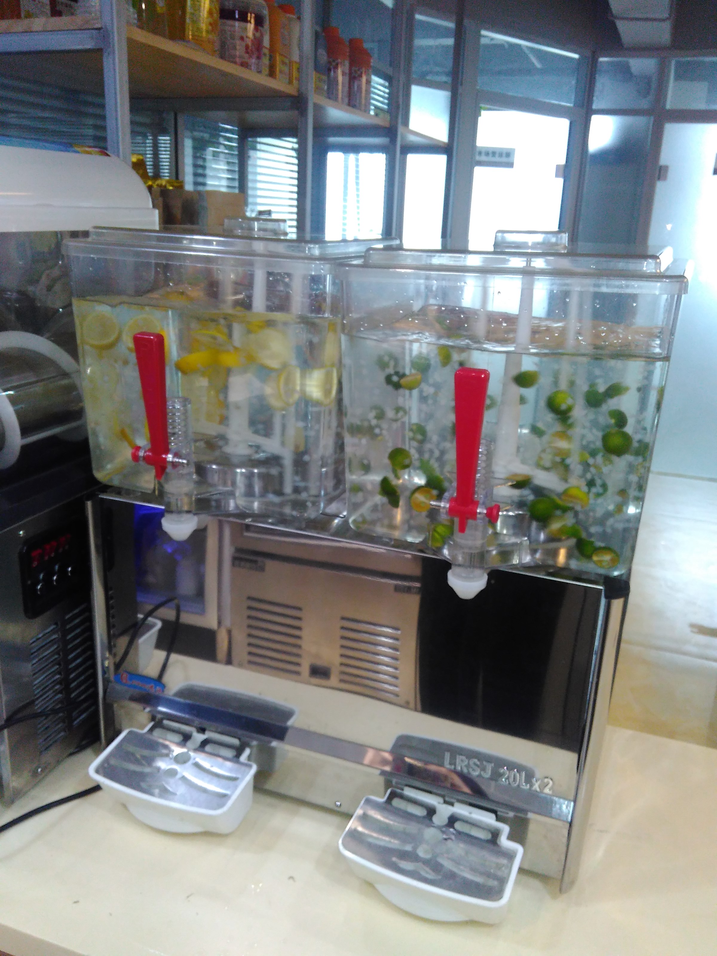 供應鄭州果汁機 商用冷飲機 榨汁機 攪拌型飲料機 鄭州哪里有賣冷飲果汁機