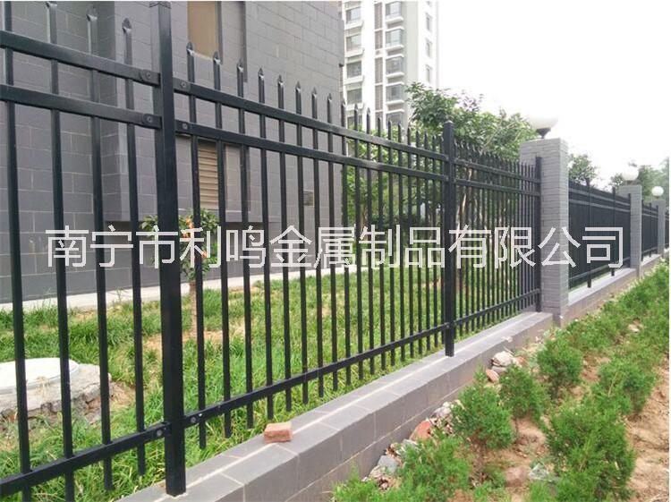 供應(yīng)用于安全防盜的小區(qū)防護(hù)欄 學(xué)校安全防護(hù)欄 廣西廠家全國供應(yīng) 品質(zhì)保證量大從優(yōu)