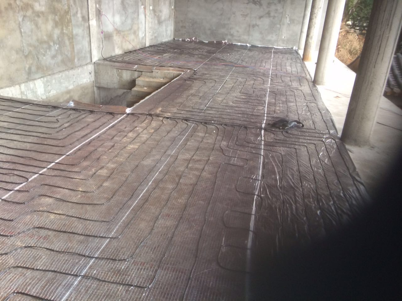 碳纖維地暖電采暖，遠(yuǎn)紅外線輻射，閉生健康設(shè)計(jì)