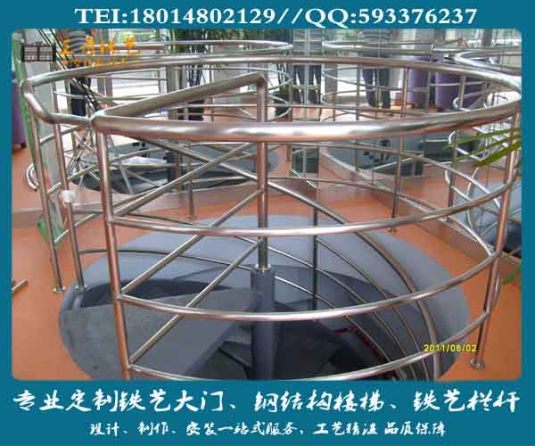 供應南京鋼結構樓梯，*別墅樓梯定制，南京王奇裝飾專業(yè)旋轉樓梯制作