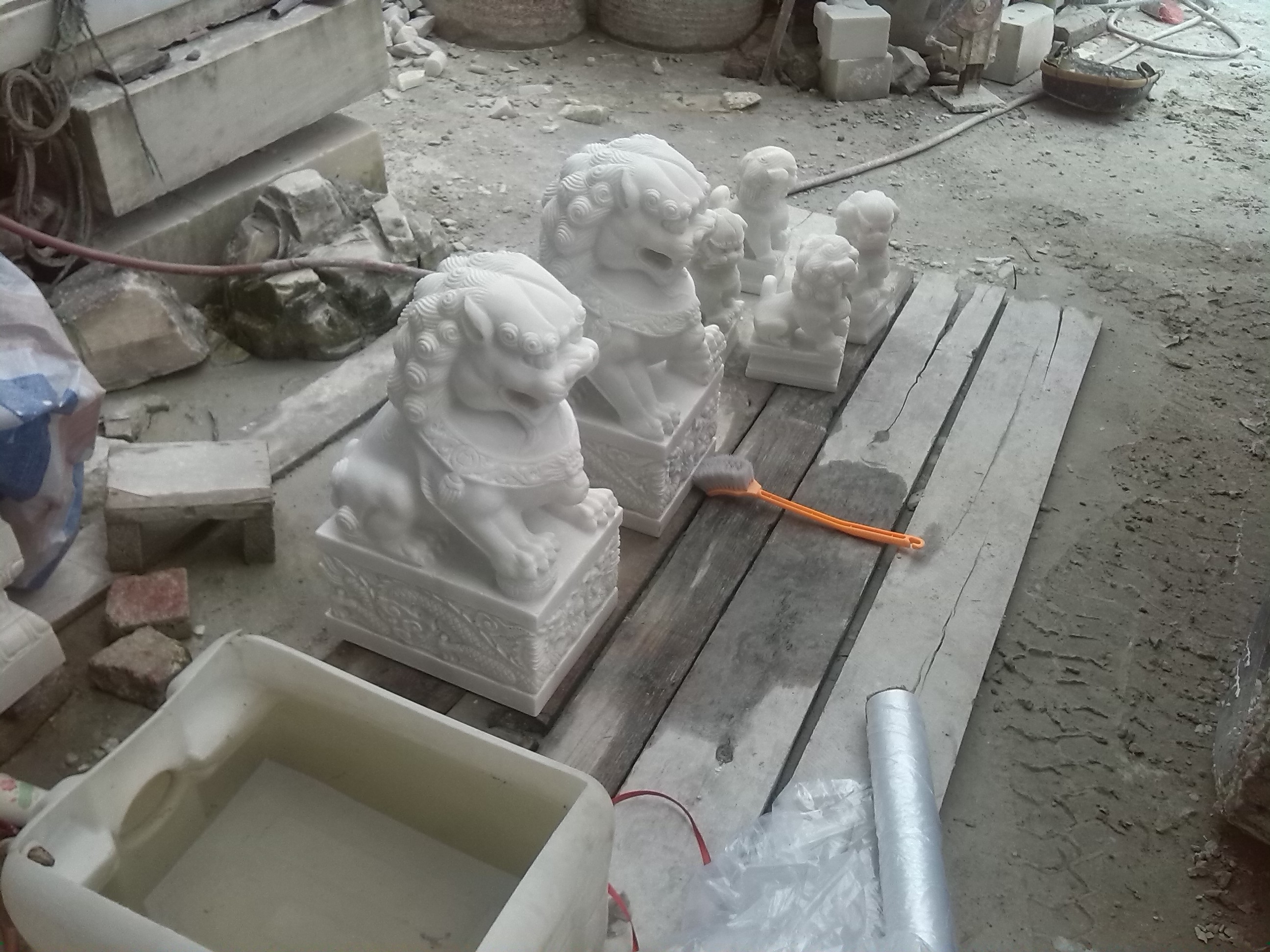 供應(yīng)漢白玉石雕石獅子、漢白玉石雕獅子制造商、漢白玉石雕獅子直銷