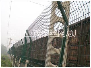 供應(yīng)雙邊絲護(hù)欄網(wǎng)，雙邊絲防護(hù)網(wǎng)